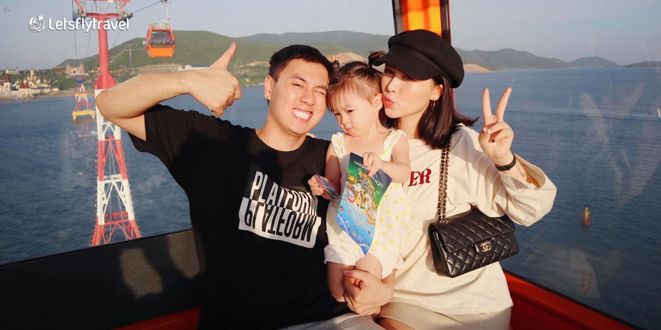 Influencer Cam Cam’s family chooses the cable car as a means of transportation to Hon Tre island
