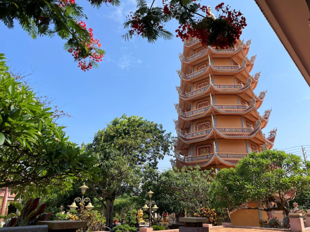 Linh Quang Pagoda_thing to do in Da Lat