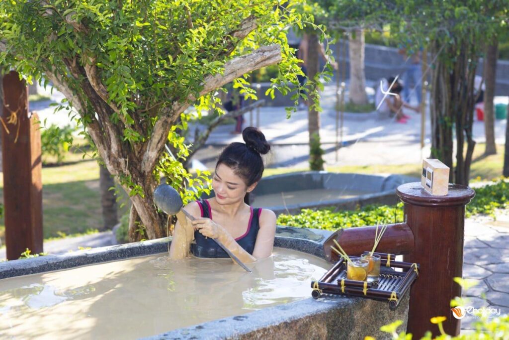 Thap Ba mud bath_Plan your trip to Nha Trang guide