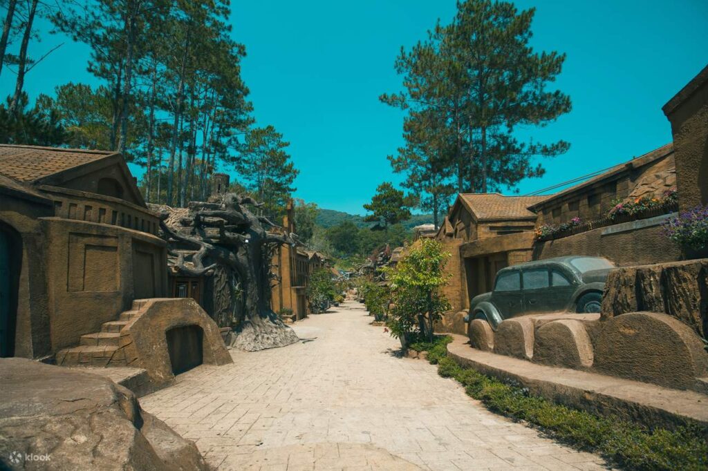 Clay Tunnel (Sculpture Tunnel)_thing to do in Da Lat