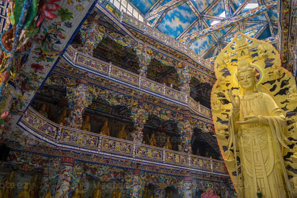 Linh Phuoc Pagoda (Ve Chai Pagoda)